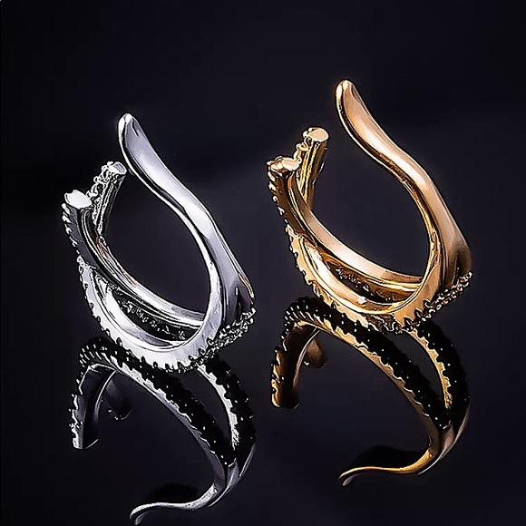 ⚜️[𝟯/$𝟮𝟴]⚜️NEW CZ Silver Crisscrossed Ear Cuff - Picture 7 of 11